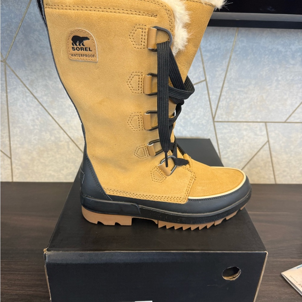 Sorel Tivoli IV Tall WP / Camel and Black Winter Boots